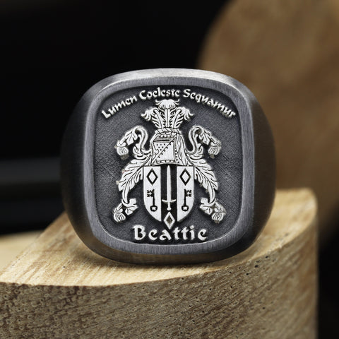 Family Crest Ring , Personalized Coat of Arms ring , Black heraldic ring , Gift for men , Large signet ring