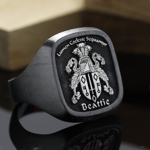 Family Crest Ring , Personalized Coat of Arms ring , Black heraldic ring , Gift for men , Large signet ring