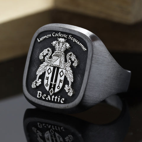 Family Crest Ring , Personalized Coat of Arms ring , Black heraldic ring , Gift for men , Large signet ring